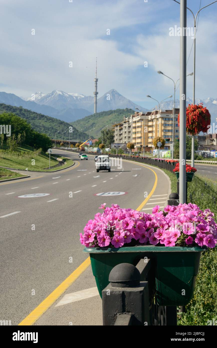 Östliche Umgehungsstraße von Almaty/Almaty, Kasachstan 22. Juni 2014