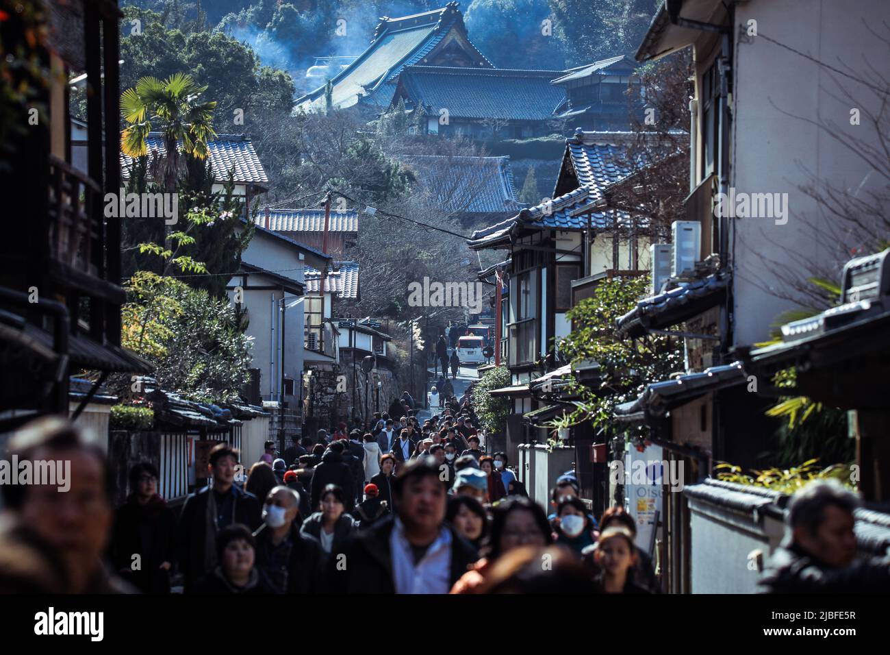 Schöner Blick auf die Itsukushima-Straßen auf der Miyajima-Insel, Japan Stockfoto