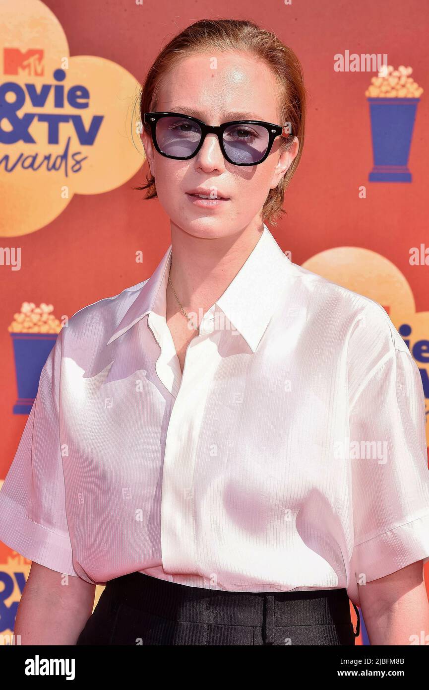 Hannah Einbinder nimmt am 06. Juni 2022 an den MTV Movie and TV Awards 2022 im Barker Hangar in Santa Monica, Los Angeles, USA, Teil. Stockfoto