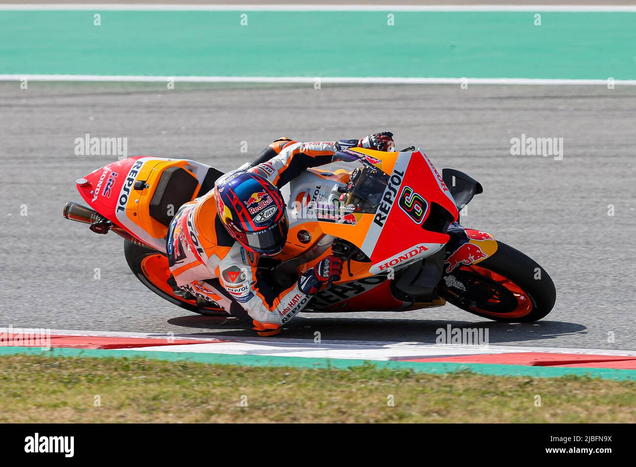 Barcelona, Spanien. 4.. Juni 2022. Stefan Bradl aus Deutschland vom Repsol Honda Team mit Honda während des MotoGP-freien Trainings von Gran Premio Monster Energy de Catalunya auf dem Circuit de Barcelona-Catalunya in Barcelona. (Bild: © David Ramirez/DAX via ZUMA Press Wire) Stockfoto