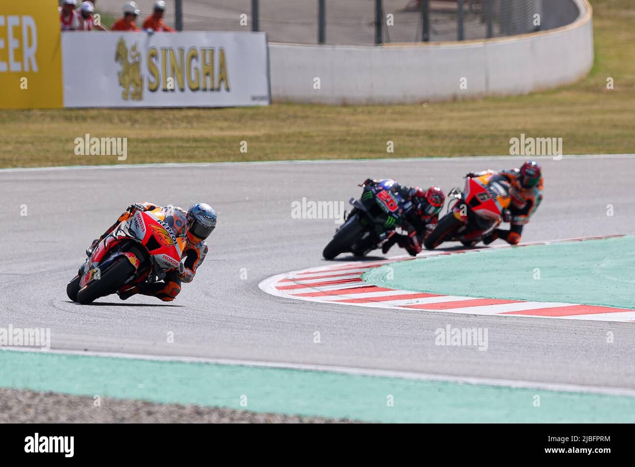 Barcelona, Spanien. 4.. Juni 2022. Pol Espargaro aus Spanien von Repsol Honda Team mit Honda während des MotoGP freien Trainings von Gran Premio Monster Energy de Catalunya auf dem Circuit de Barcelona-Catalunya in Barcelona. (Bild: © David Ramirez/DAX via ZUMA Press Wire) Stockfoto