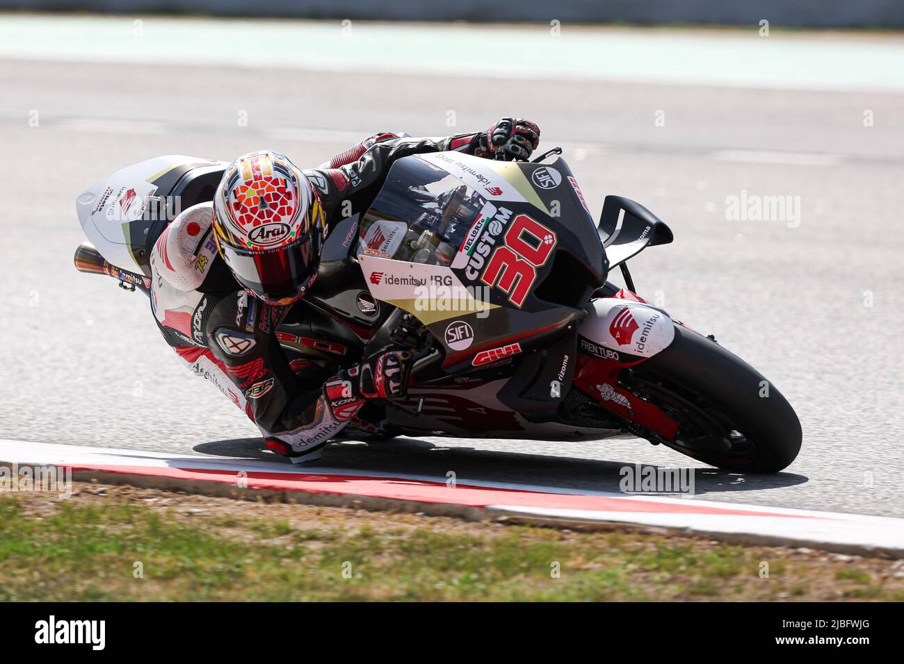 Barcelona, Spanien. 4.. Juni 2022. Takaaki Nakagami aus Japan LCR Honda IDEMITSU mit Honda während des MotoGP freien Trainings von Gran Premio Monster Energy de Catalunya auf dem Circuit de Barcelona-Catalunya in Barcelona. (Bild: © David Ramirez/DAX via ZUMA Press Wire) Stockfoto