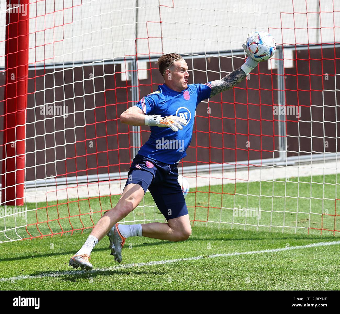 München, Deutschland. Juni 6. 2022: Jordan Pickford aus England beim Training am FC Bayern Campus, München. Bilddatum: 6.. Juni 2022. Bildnachweis sollte lauten: David Klein/Sportimage Kredit: Sportimage/Alamy Live News Stockfoto