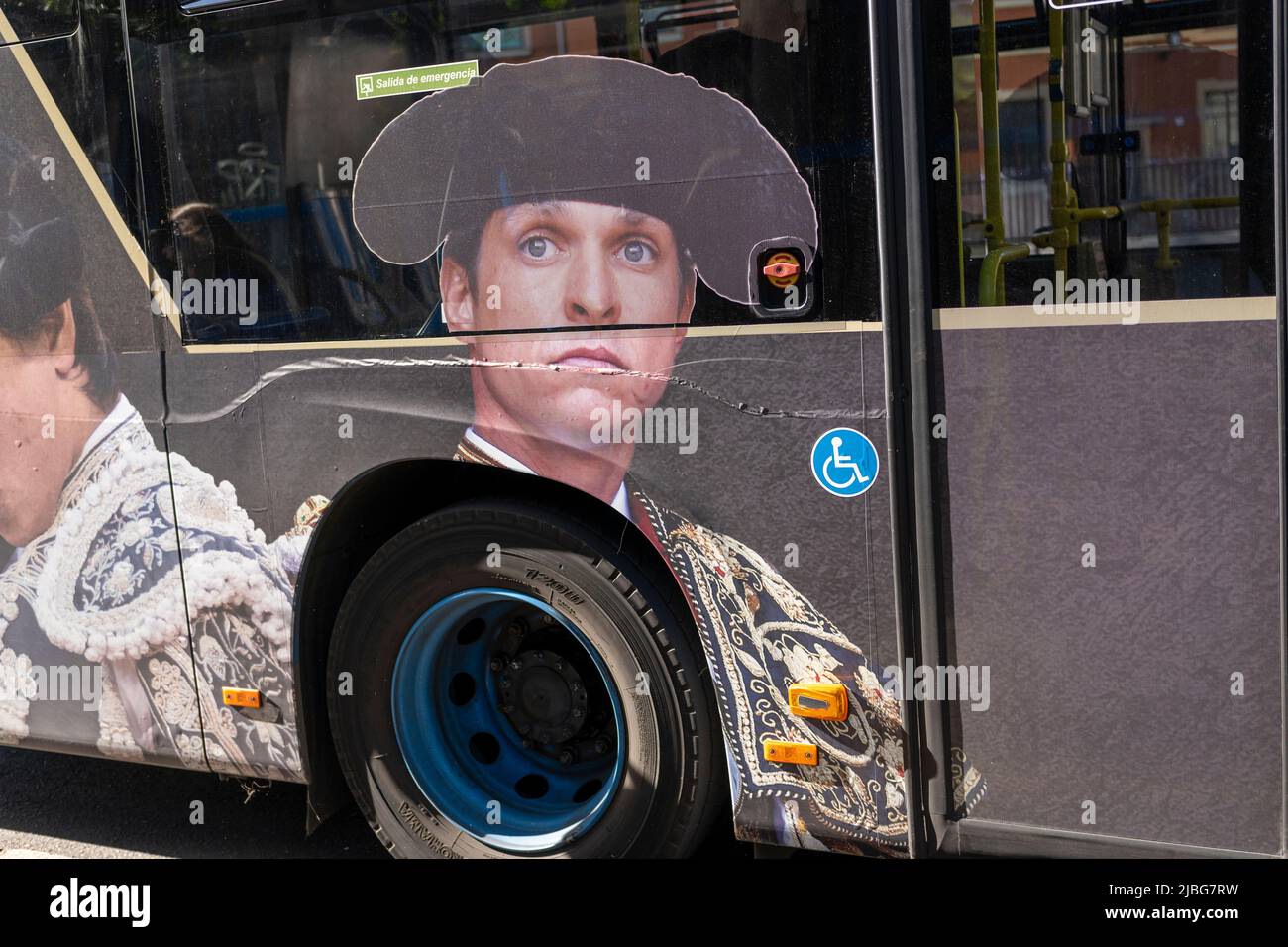 Matador-Bild auf einem Bus in Madrid Spanien Stockfoto