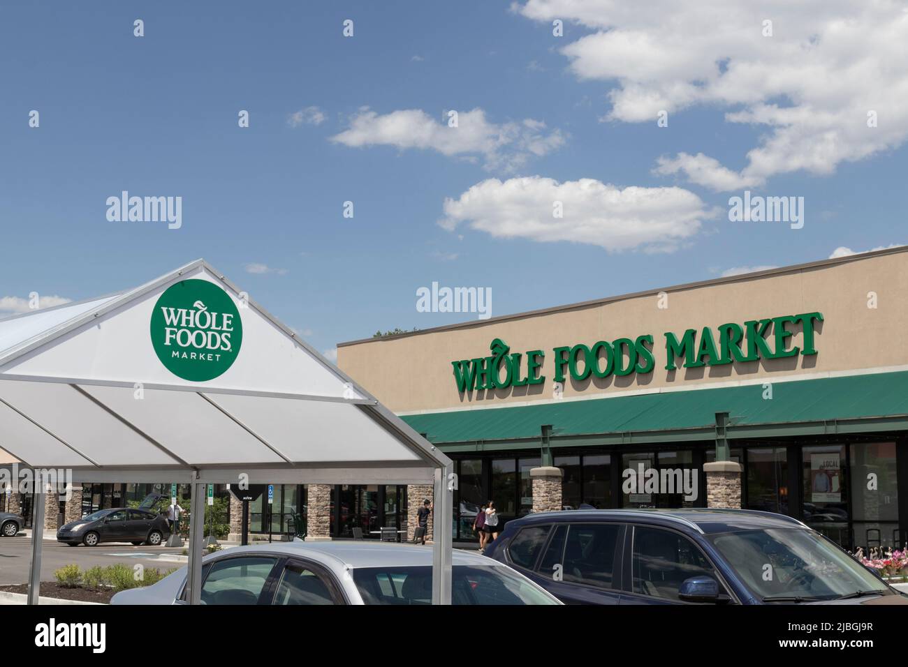 Indianapolis - Ca. Juni 2022: Whole Foods Market. Whole Foods Market bietet Amazon Prime Mitgliedern eine einstündige Abholung von Lebensmitteln an. Stockfoto