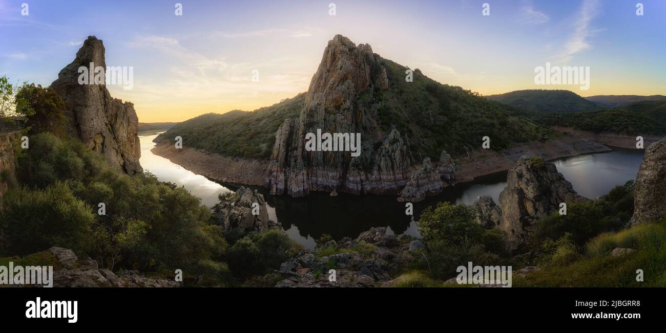 Sonnenuntergang am Salto del Gitano in Monfragüe (Cáceres - Extremadura - Spanien) Stockfoto