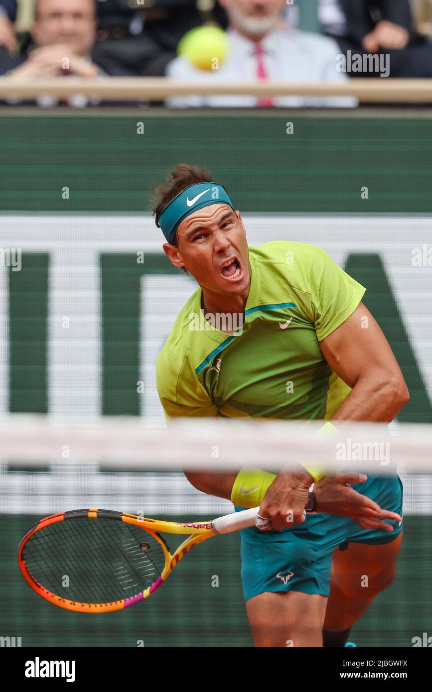 Paris, Frankreich. 5.. Juni 2022. Tennisspieler Rafael Nadal aus Spanien ist beim French Open Grand Slam Tennisturnier 2022 in Roland Garros, Paris, Frankreich, im Einsatz. Frank Molter/Alamy Live Nachrichten Stockfoto