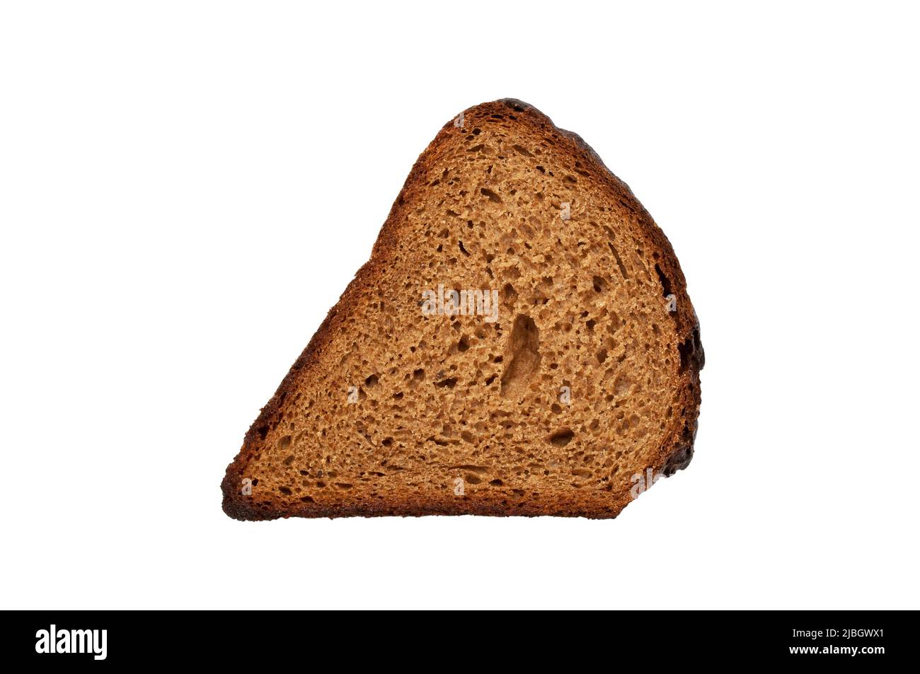 Scheibe Schwarzbrot isoliert, dreieckige Scheibe Brot, frisches Gebäck Stockfoto