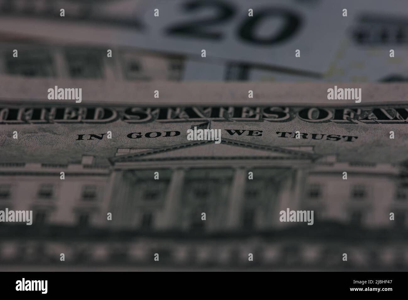 Makrobild von in God We Trust auf einem US-amerikanischen 20-Dollar-Schein. Stockfoto