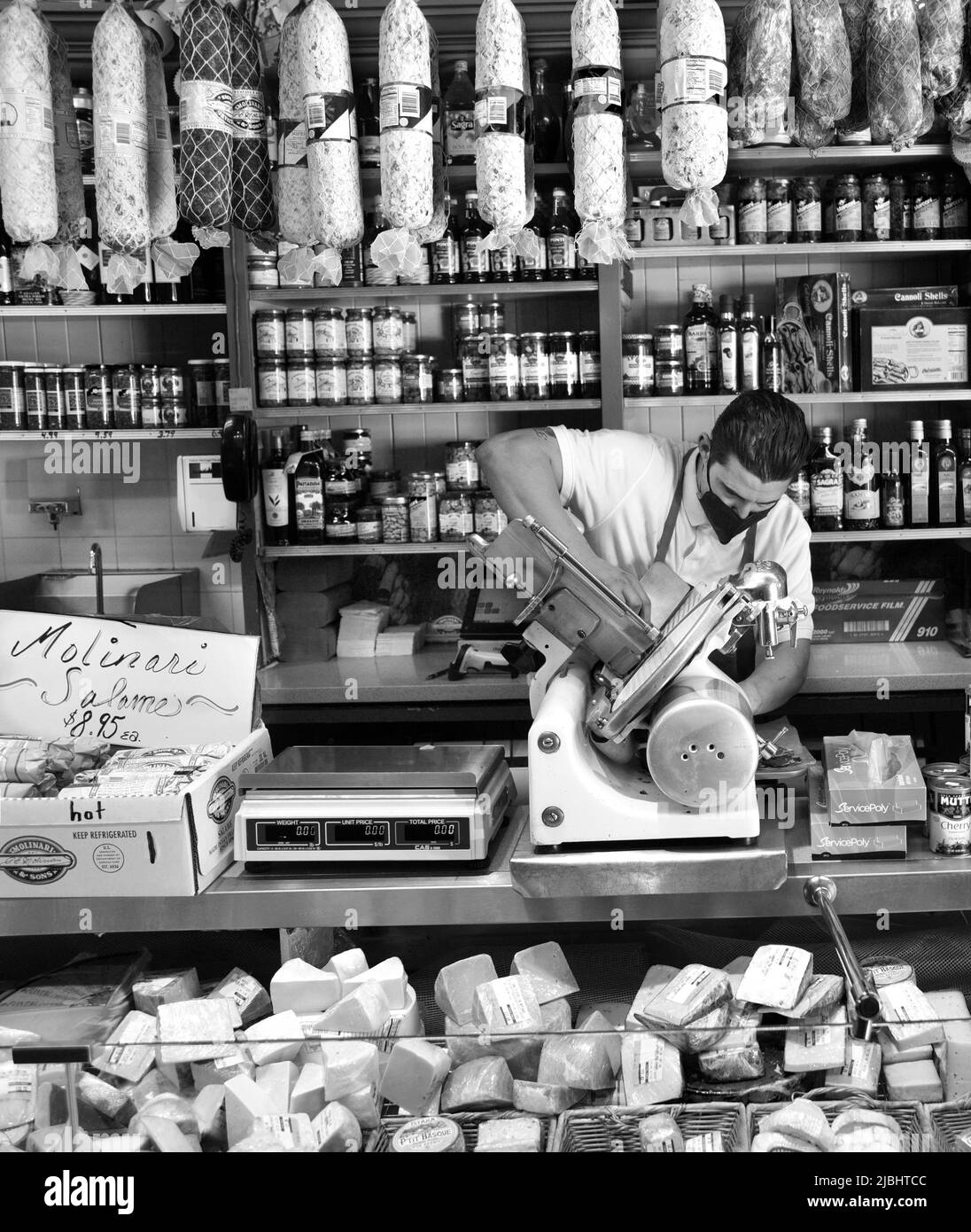 Molinari Delicatessen ist ein Wahrzeichen des italienisch-amerikanischen Delikatessengeschäfts im North Beach-Viertel von San Francisco, Kalifornien. Stockfoto