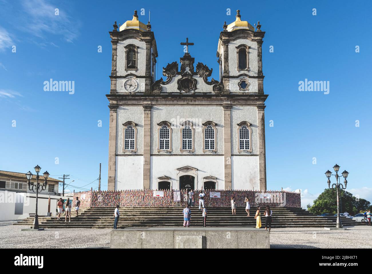 Blick auf die Basilika von Senhor do Bonfim, im Volksmund bekannt als Igreja do Bonfim, in der Stadt Salvador. Stockfoto