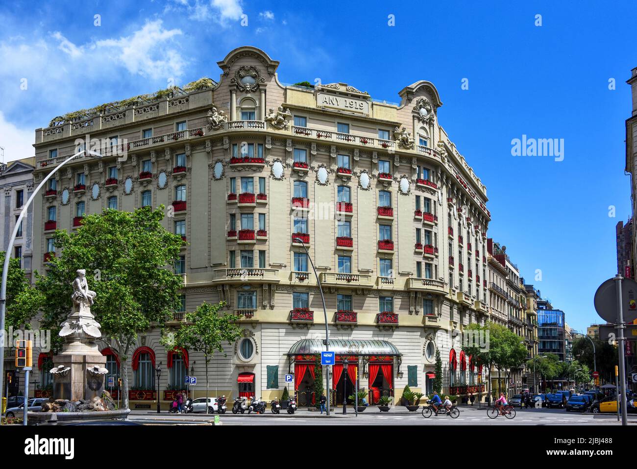 Barcelona, Spanien - 13. Mai 2018: Das El Palace Hotel Barcelona, ein 5-Sterne-Luxushotel an der Gran Via de les Corts Catalanes. Es war früher bekannt als Th Stockfoto