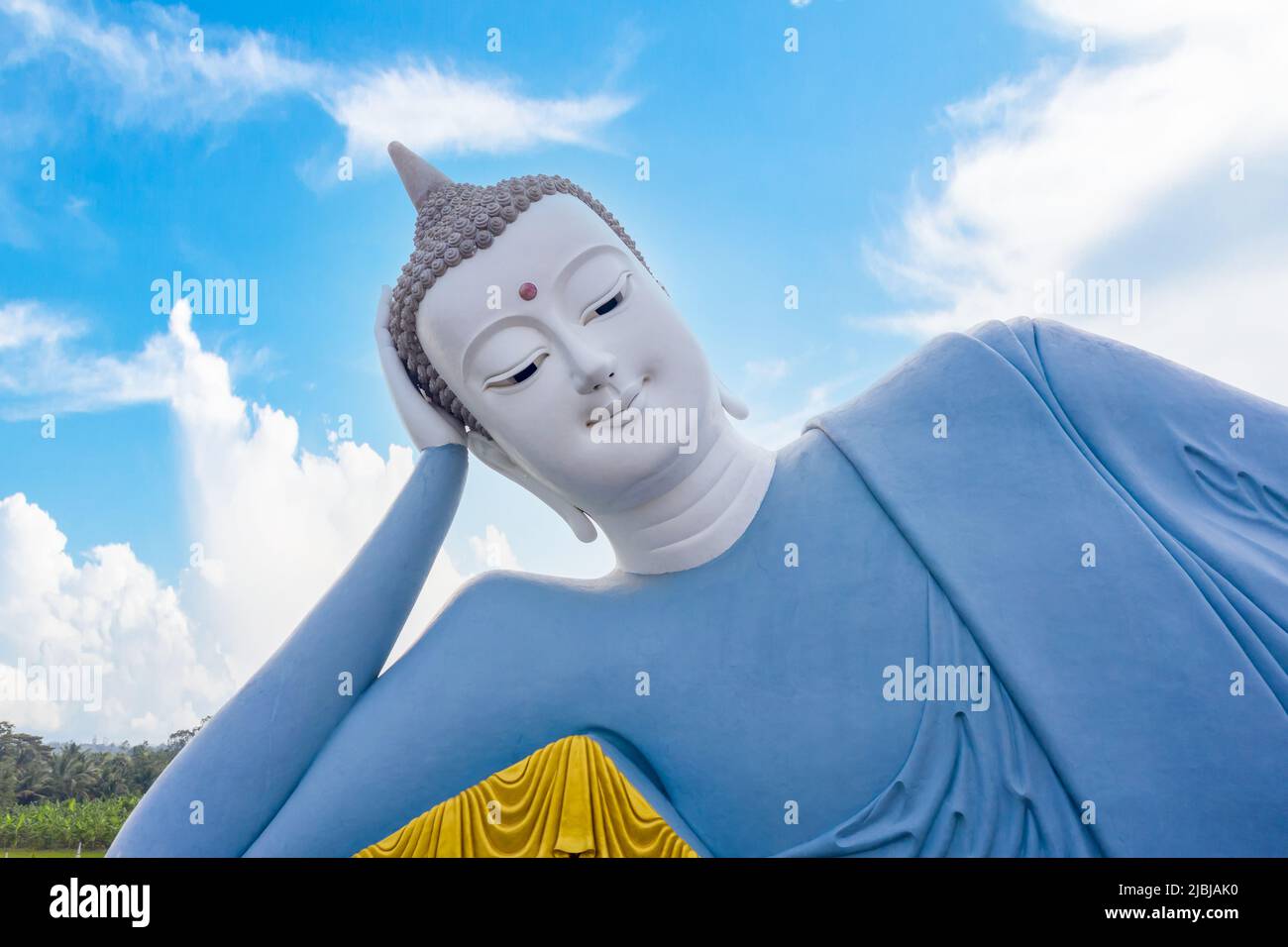 Porträt des größten Shakyamuni Buddha von oben in SoC Trang, Vietnam Stockfoto