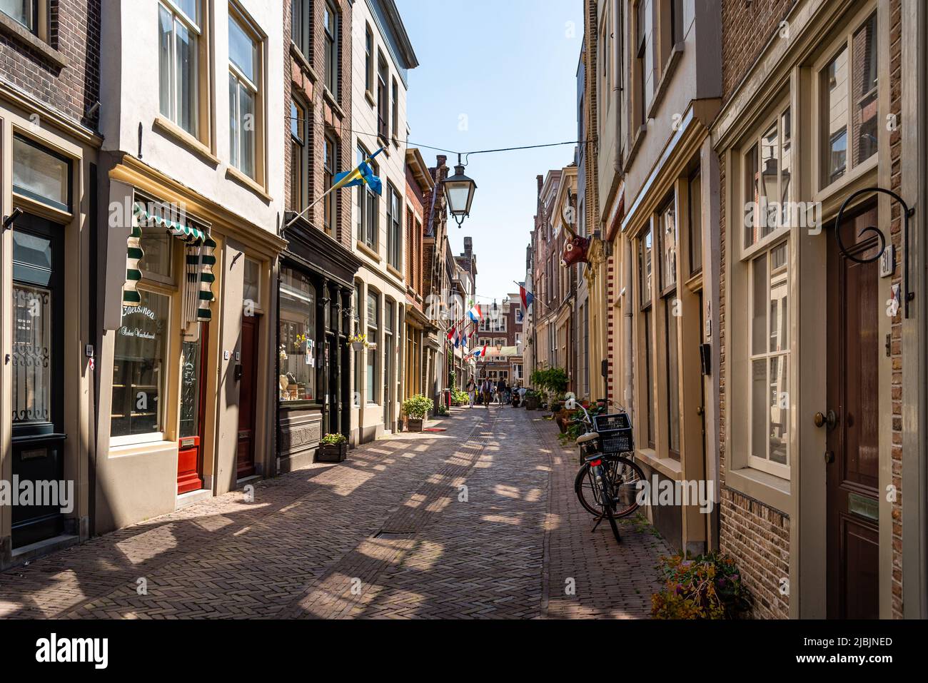 Dordrecht, Niederlande - 8. Mai 2022: Blick auf die Altstadt von Dordrecht in den westlichen Niederlanden Stockfoto