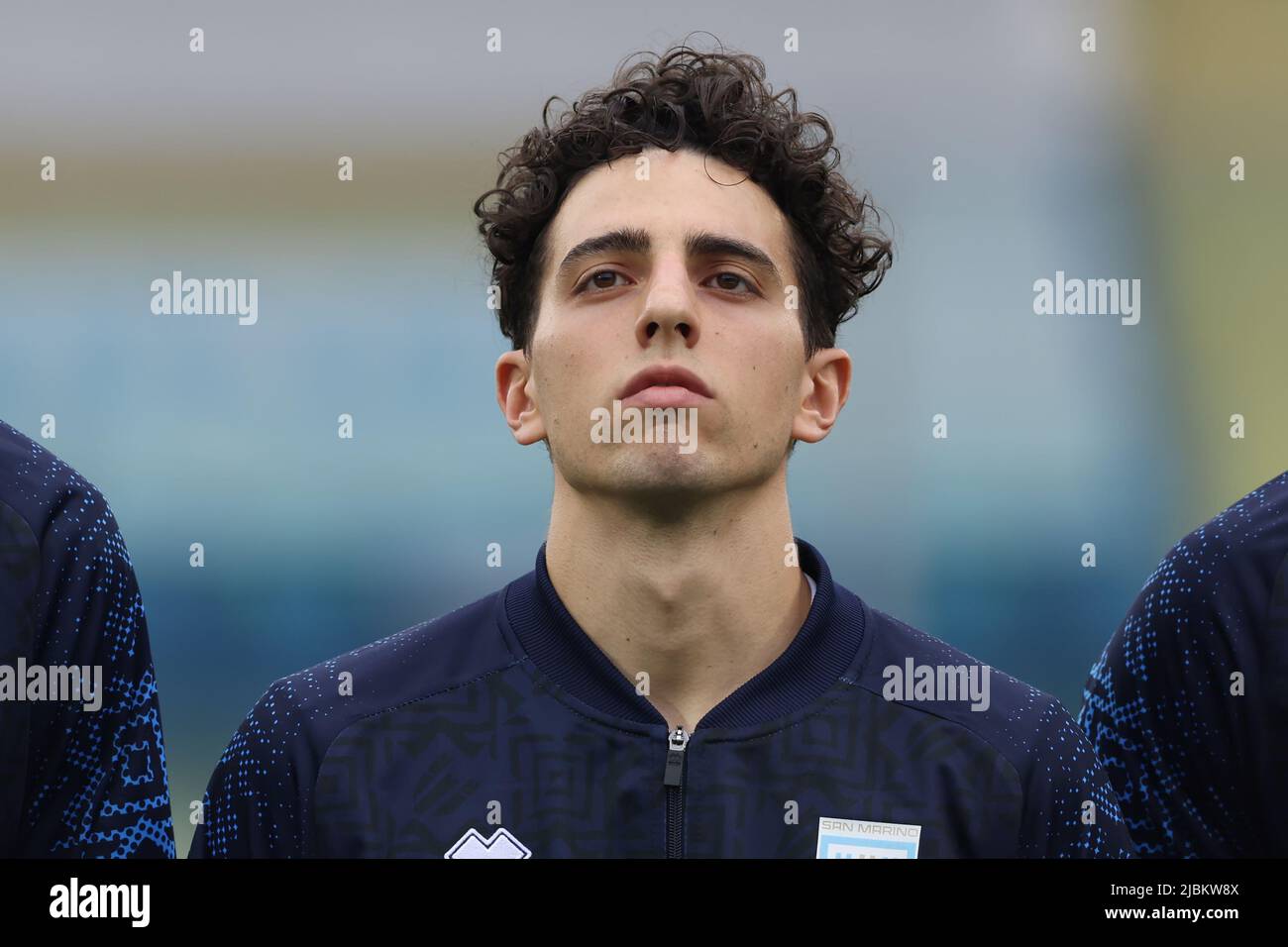 Serravalle, Italien, 5.. Juni 2022. Michael Battistini aus San Marino während der Besetzung vor dem Spiel der UEFA Nations League im San Marino Stadium, Serravalle. Bildnachweis sollte lauten: Jonathan Moscrop / Sportimage Stockfoto