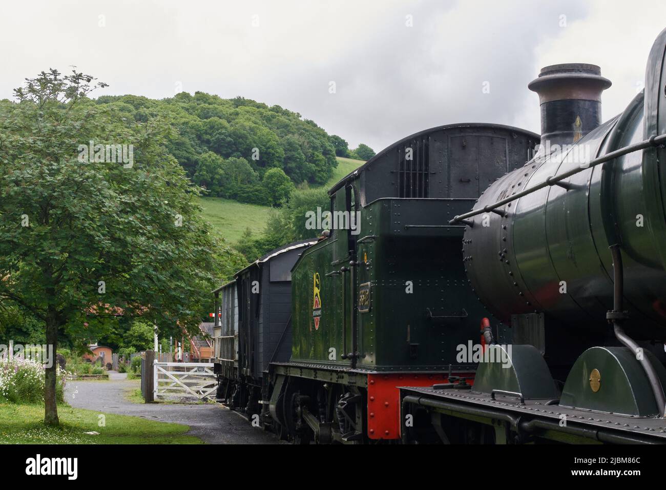 Buckfastleigh, Großbritannien. 07.. Juni 2022. Buckfastleigh, Großbritannien. 07.. Juni 2022. Wechselhafte Bedingungen Anfang Juni morgens in Großbritannien. Buckfastleigh Devon Credit: Will Tudor/Alamy Live News Credit: Will Tudor/Alamy Live News Stockfoto
