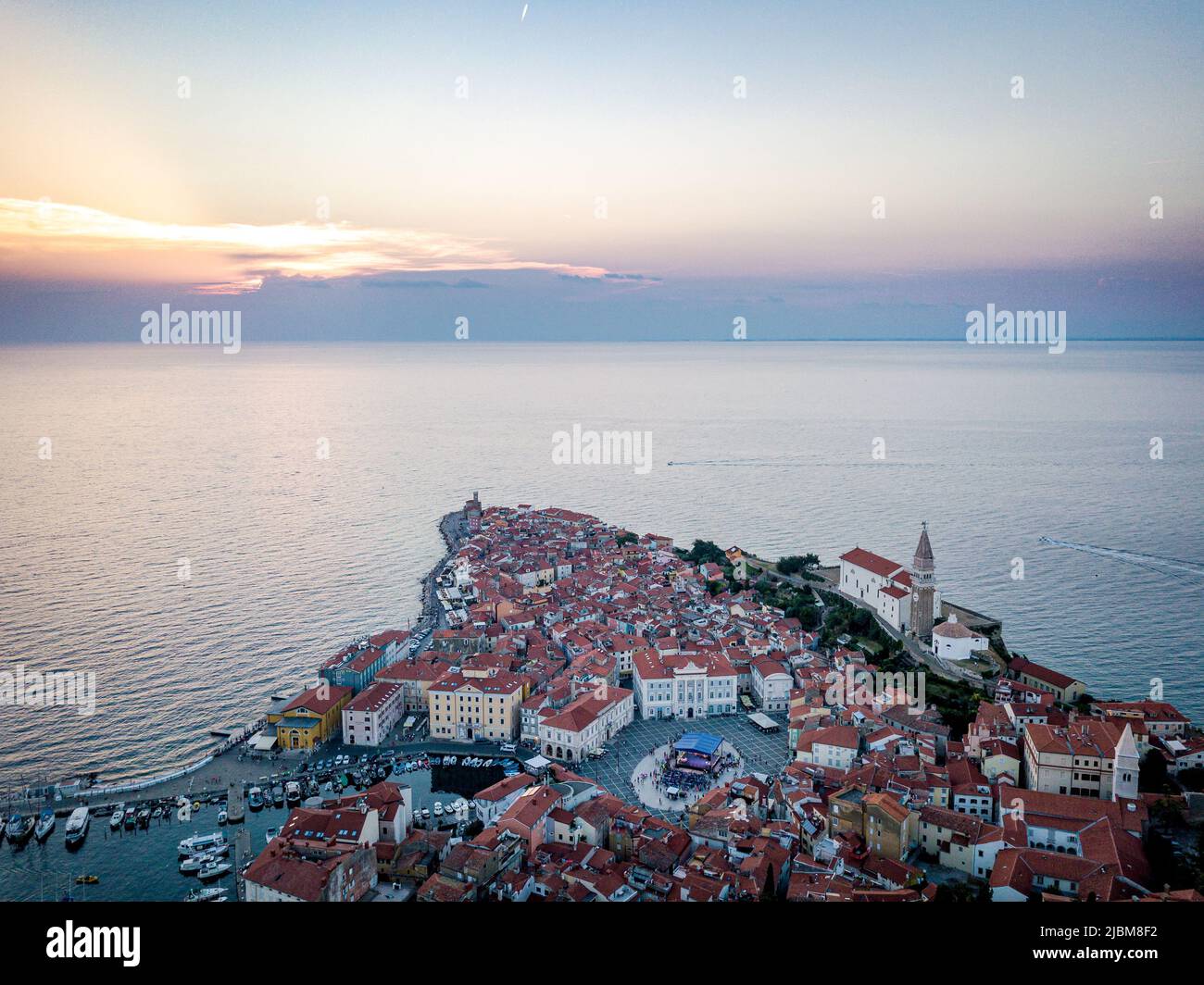 Luftaufnahme von Piran, einer Kurstadt an der slowenischen Adriaküste Stockfoto