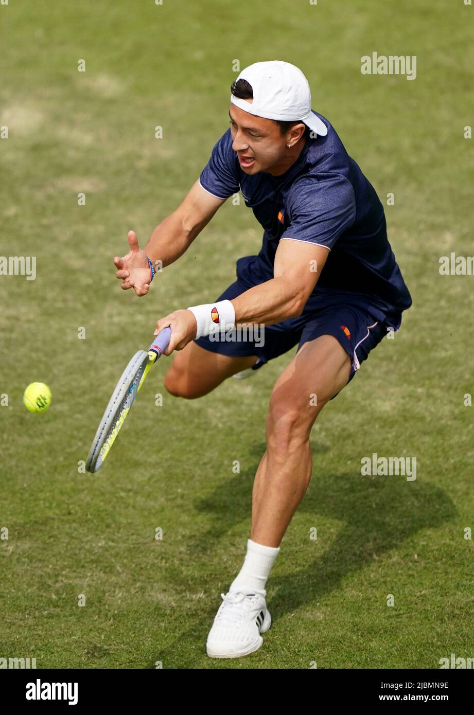 Der Großbritanniens Ryan Peniston während seines Spiels gegen den tschechischen Jiri Vesely am vierten Tag der Rothesay Open 2022 im Nottingham Tennis Center, Nottingham. Bilddatum: Dienstag, 7. Juni 2022. Stockfoto