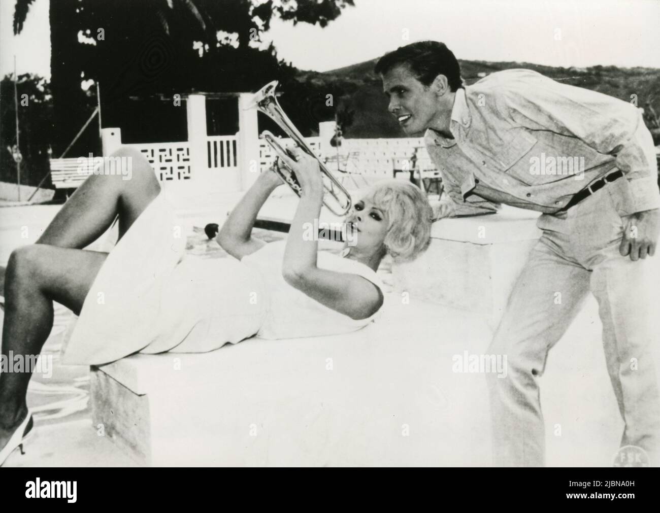 Die Schauspielerin Genevieve Cluny und der Schauspieler Peter Kraus im