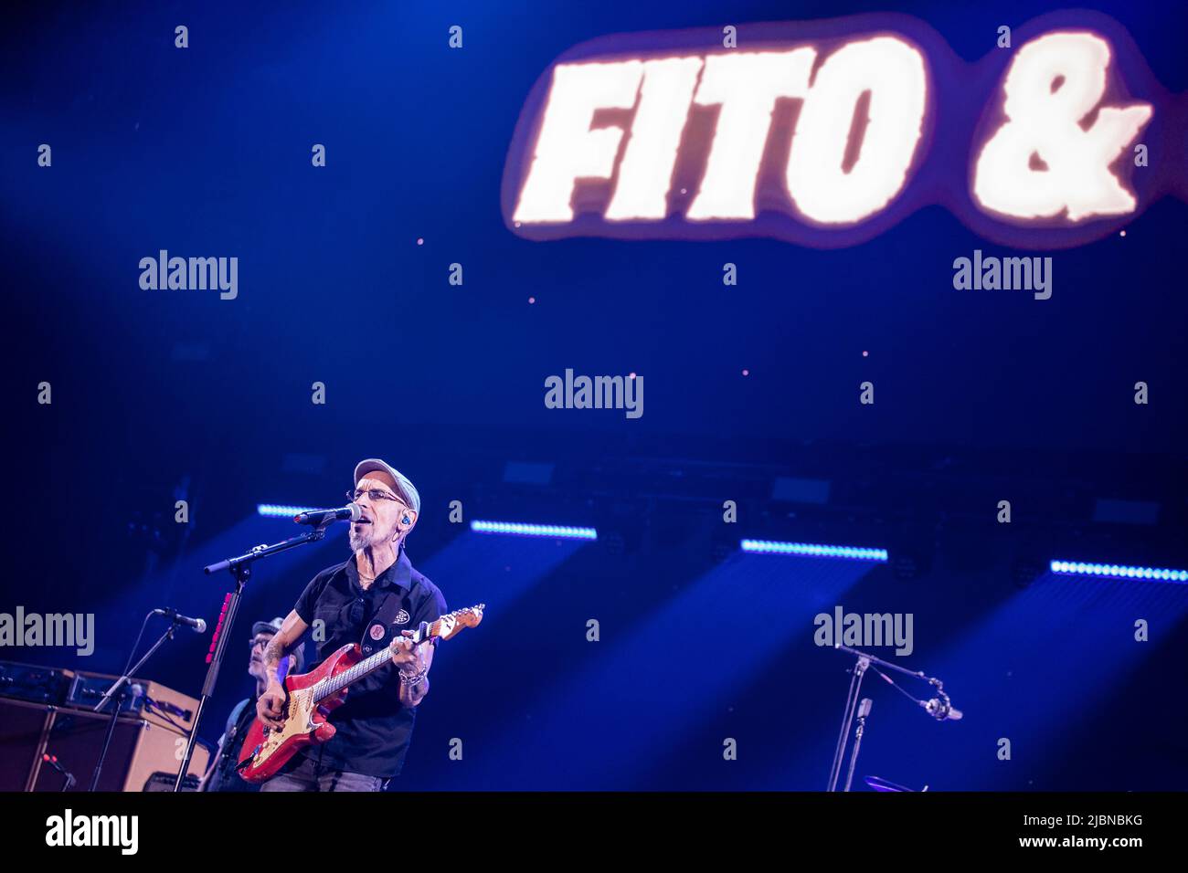 Barcelona, Spanien. 2022.06.03. Die Band Fito & Los Fitipaldis spielen auf der Bühne während der Cada vez Cadáver Tour im Palau Sant Jordi am 03. Juni 2022 in Barcelona, Spanien. Stockfoto