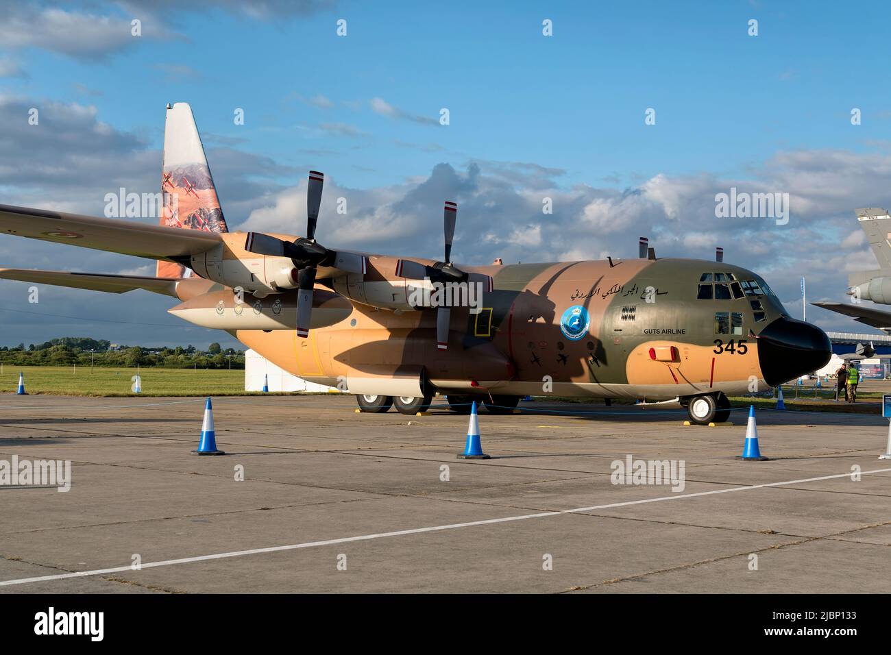 Fairford, Gloucestershire, Großbritannien - 2019. Juli: A Guts Airline 345 Royal Jordanian C-130H Hercules aus dem Transportgeschwader von 3. auf der RIAT 2019, England Stockfoto