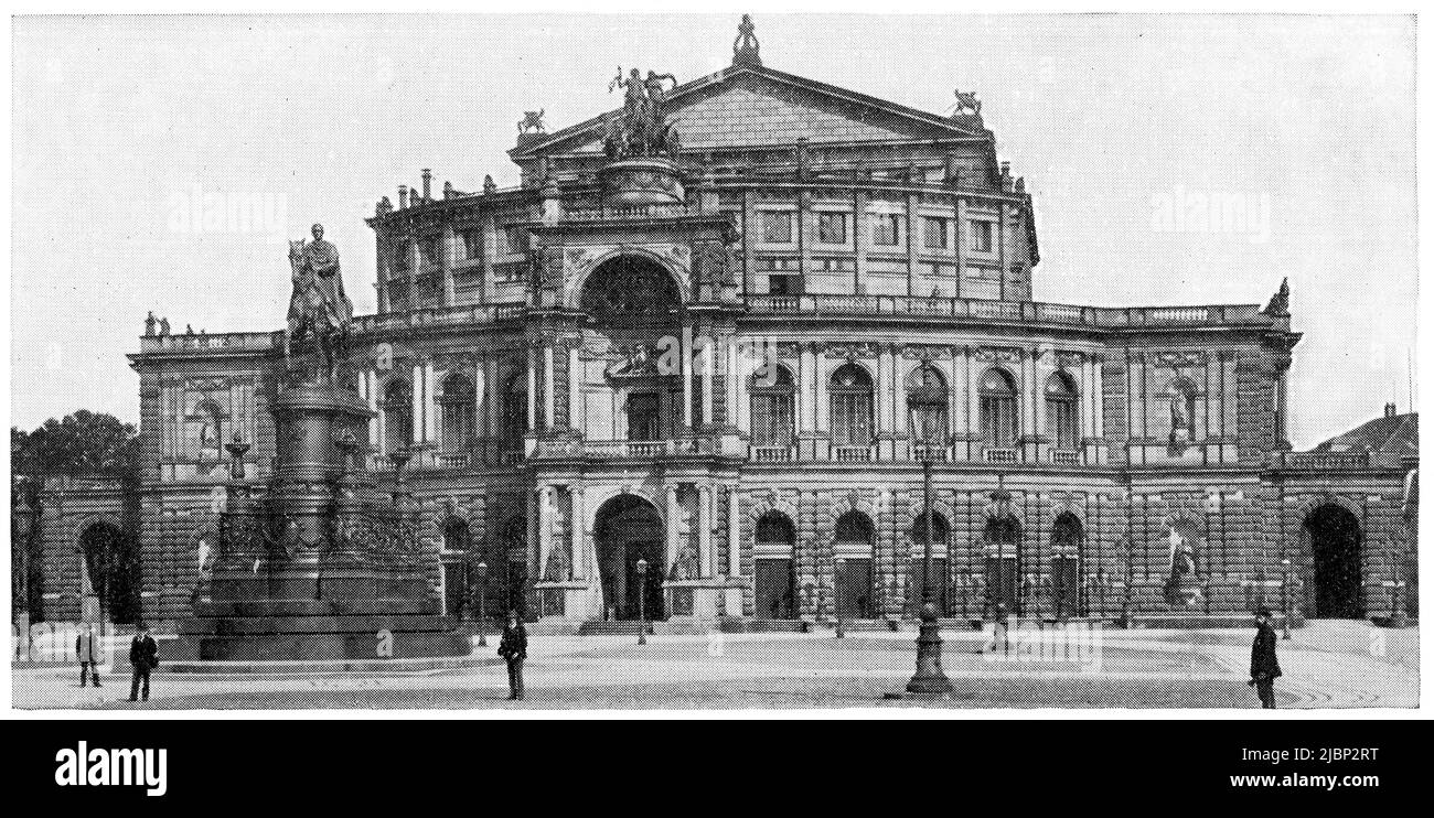 Die Semperoper ist das Opernhaus des Architekten Gottfried Semper im historischen Zentrum von Dresden. Veröffentlichung des Buches 'Meyers Konversations-Lexikon', Band 2, Leipzig, Deutschland, 1910 Stockfoto