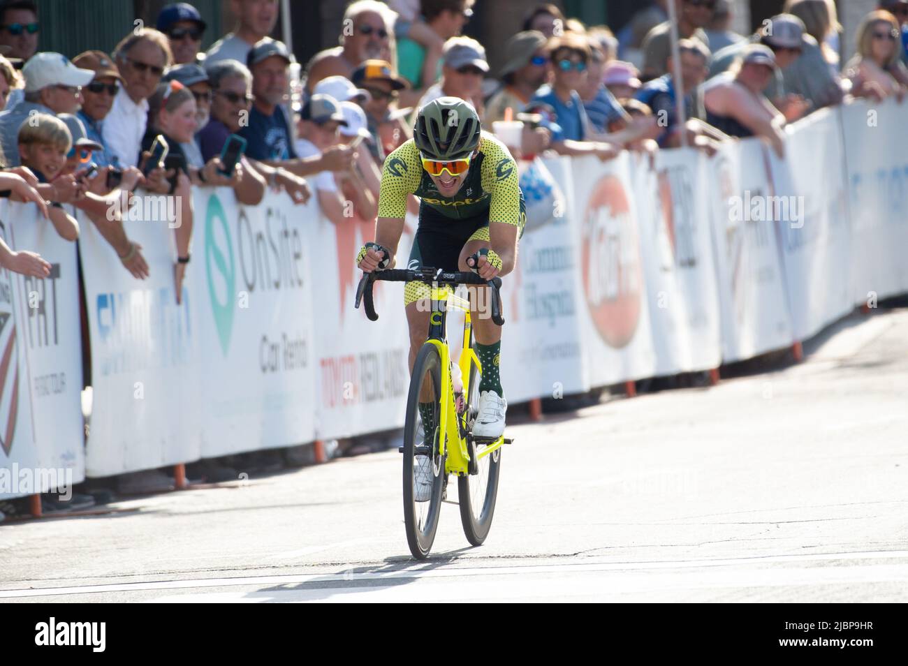 Jared Scott vom Aevolo Cycling Team gewinnt die letzte Etappe der Redlands Classic 2022. Stockfoto