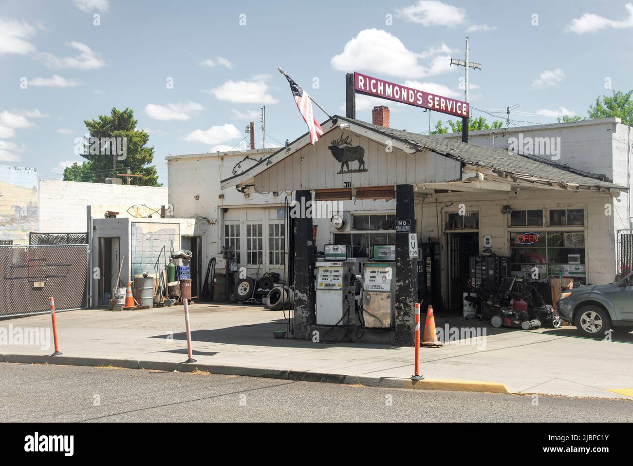 USA, Oregon, Wasco County, Maupin, Gas Sation Stockfoto