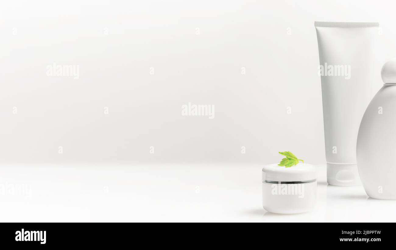 Beauty-Produkt-Banner mit Kunststoff-Kosmetikflasche, Schlauch und Glas Stockfoto