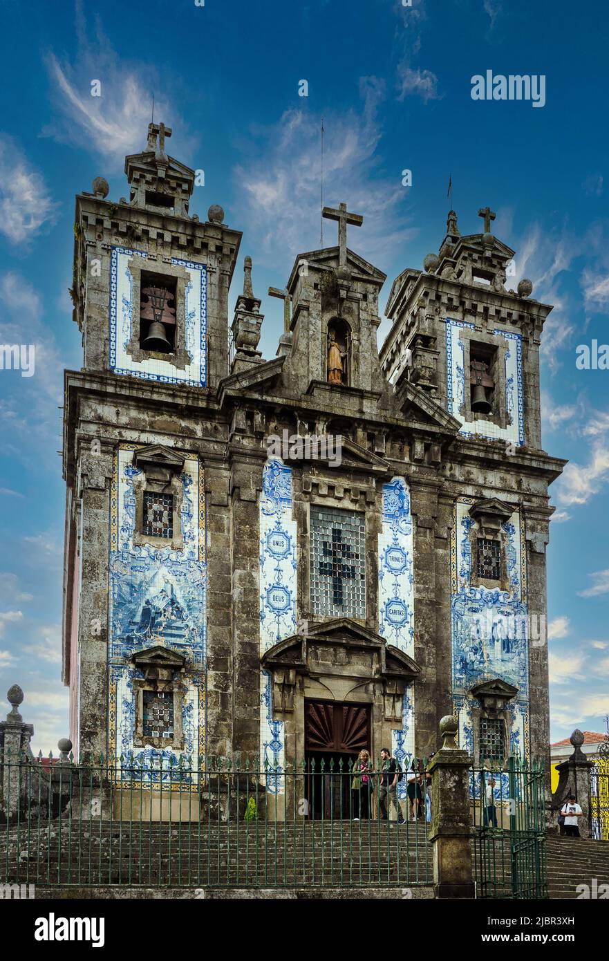 Gesamtansicht der Kirche San Ildefonso Porto, Portugal 4. Juni 2022 Stockfoto