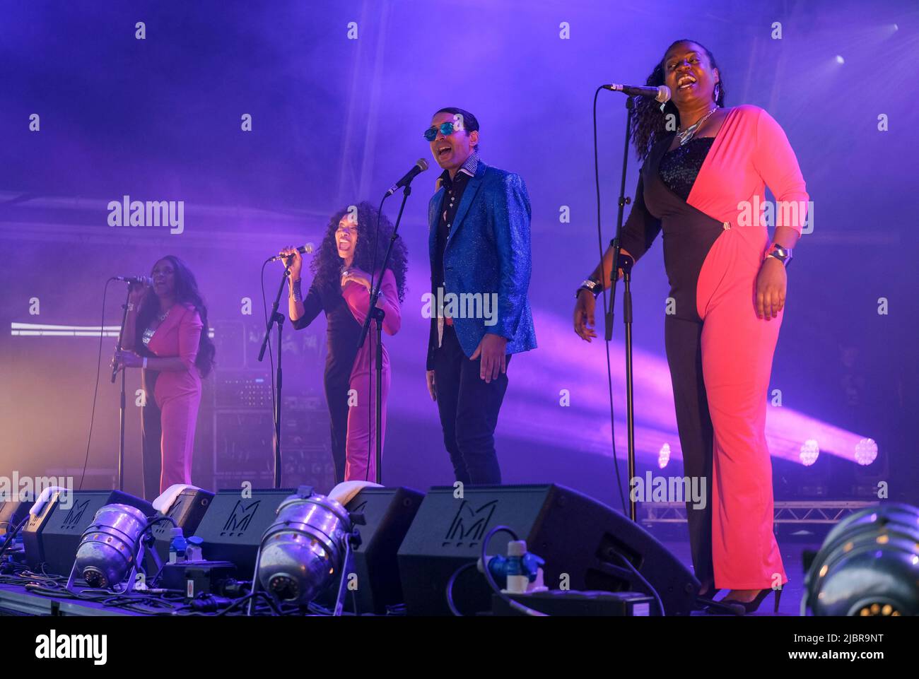 Boney M tritt beim Wychwood Festival, Cheltenham, Großbritannien, auf. 3. Juni 2022 Stockfoto