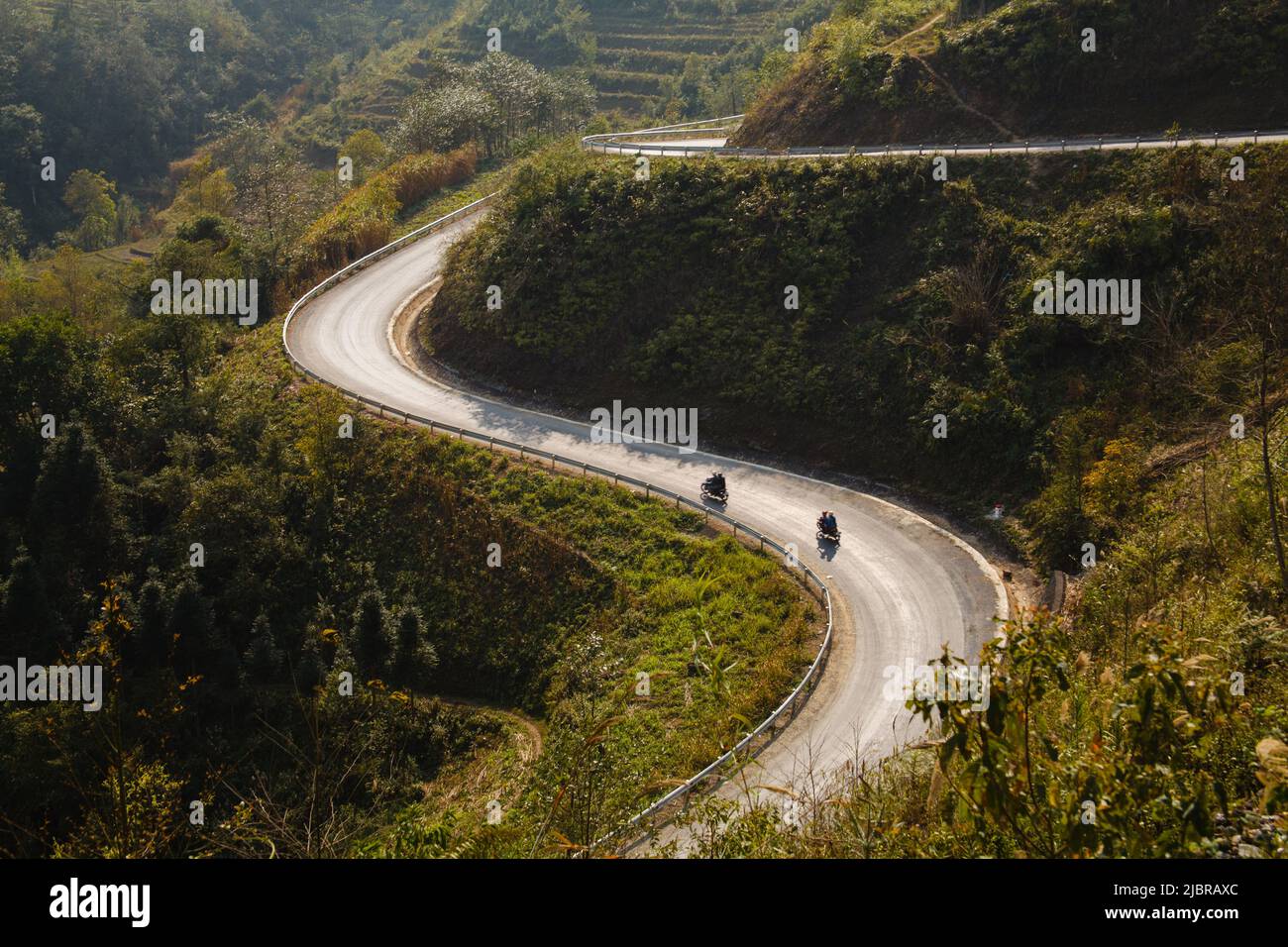 Neun-Kreis-Pass (HA GIANG, VIETNAM). Ha Giang ist eine Provinz in der nordöstlichen Region Vietnams, beeindruckt mit seinem hohen Karstplateau, steil Stockfoto