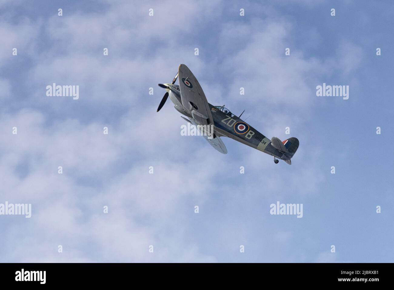 Supermarine Spitfire Luftaufnahme über der Stadt Cromer Norfolk zur Feier des Platinum Jubilee Juni 2022 Stockfoto