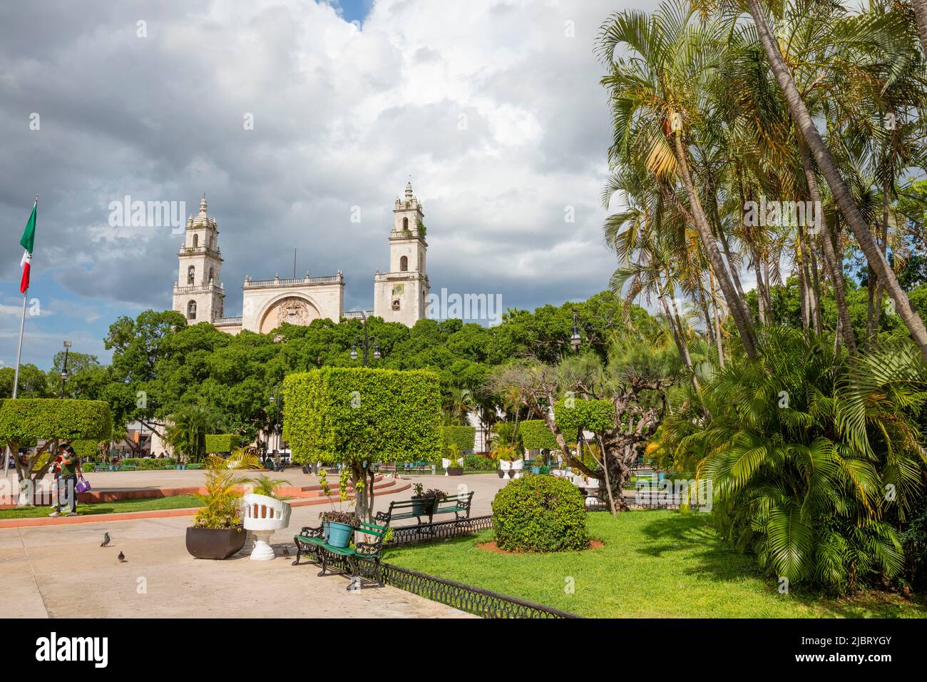 Mexiko, Bundesstaat Yucatán, Merida-Hauptstadt von Yucatán, Hauptplatz von Merida Plaza Grande mit der Kathedrale im Hintergrund Stockfoto