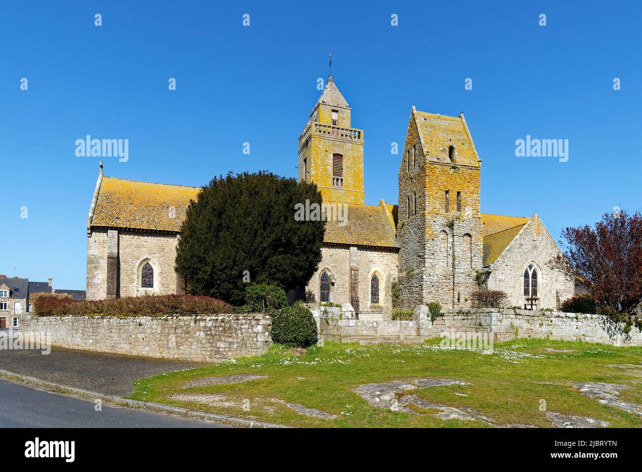 Frankreich, Manche, Cotentin, Gatteville le Phare Dorf, die Kirche Stockfoto
