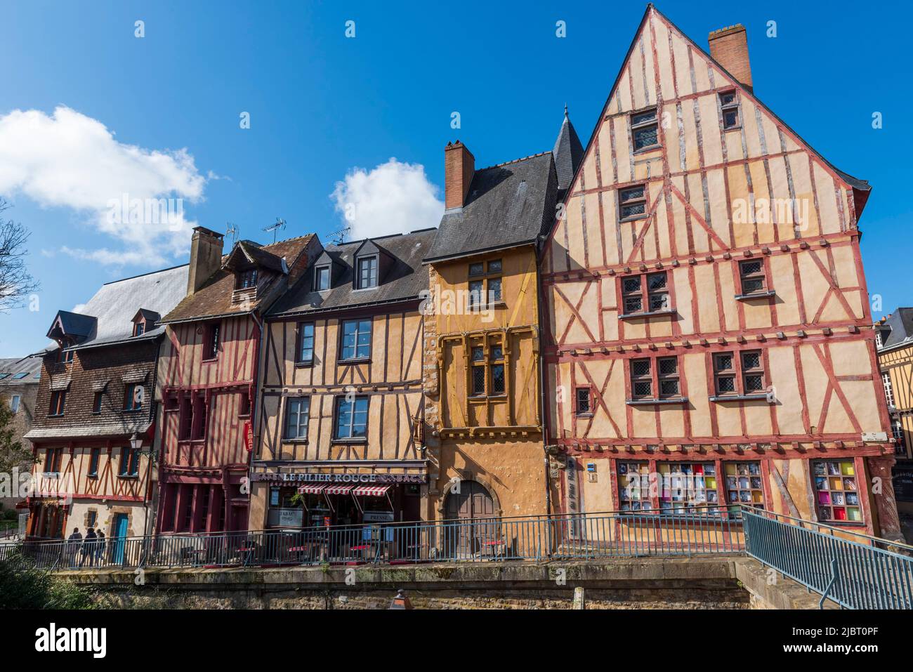 Frankreich, Sarthe, Le Mans, die Plantagenet-Stadt, Fachwerkhäuser, Haus der Roten Säule auf der rechten Seite Stockfoto