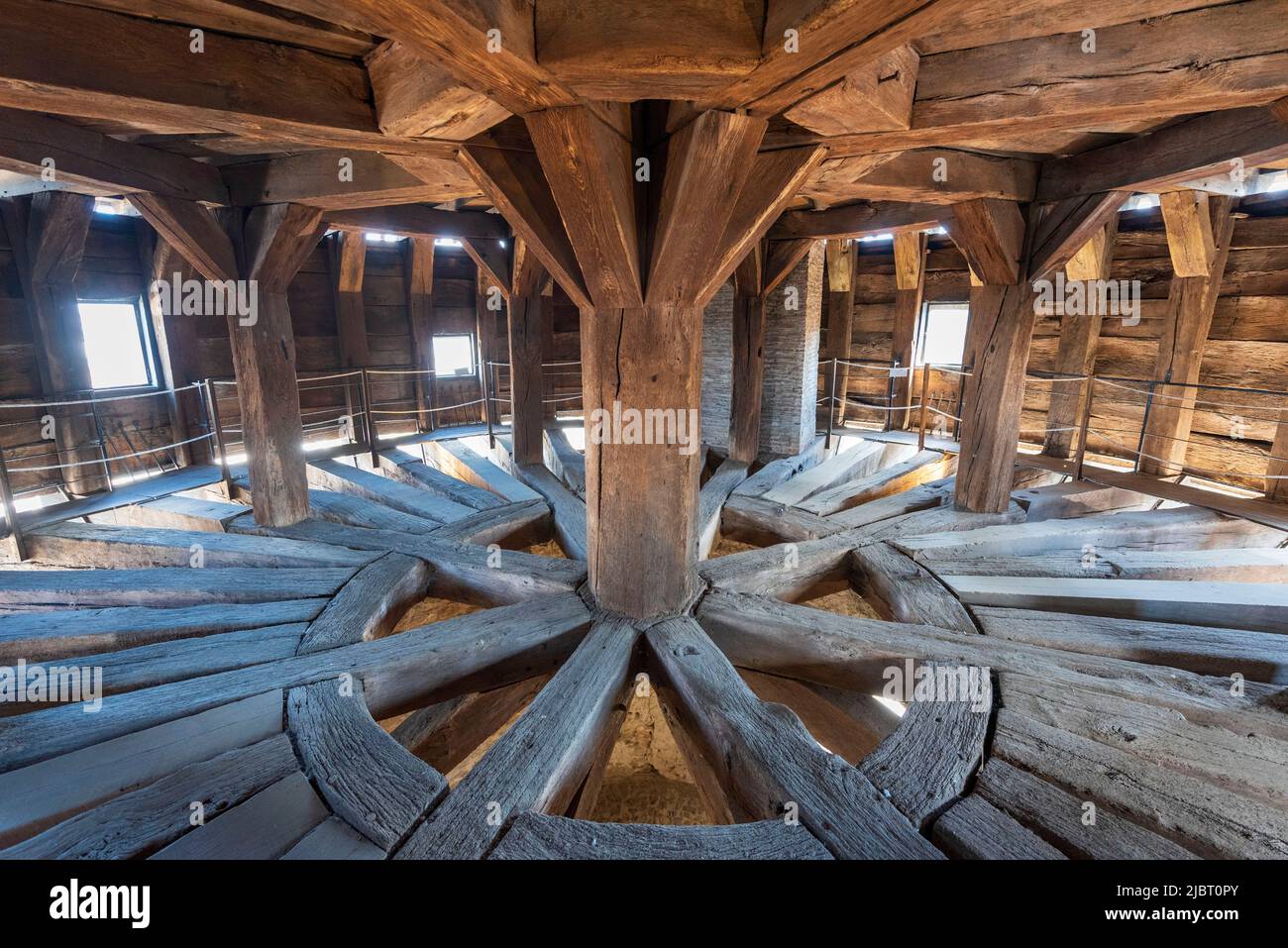 Frankreich, Mayenne, Laval, das mittelalterliche alte Schloss, Rahmen in Doppelmühle Rad (1221-1223) Stockfoto