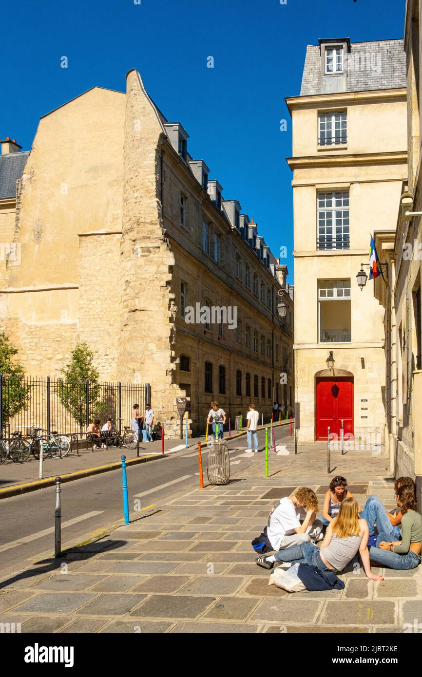 Frankreich, Paris, Marais-Viertel, Saint-Paul-Gärten, Reste des Montgomery-Turms und des Gehäuses von Philippe Auguste Stockfoto