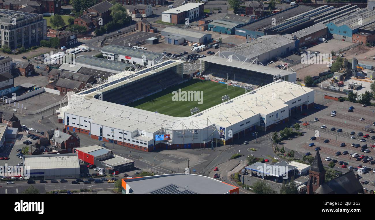 Luftaufnahme des Halliwell Jones Stadium, Heimstadion des Rugby League-Clubs Warrington Wolves Stockfoto