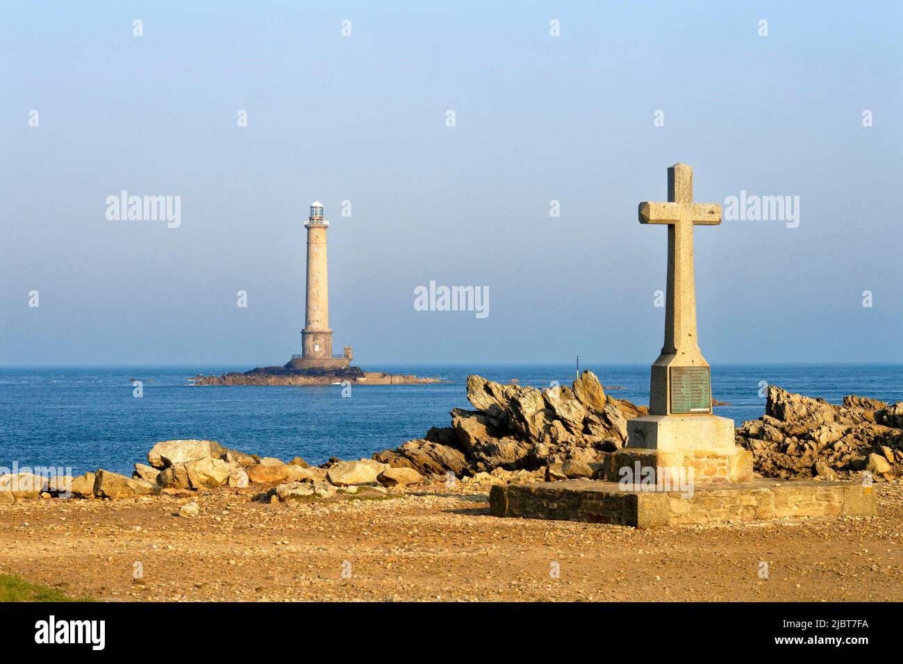 Frankreich, Manche, Cotentin, Cap de la Hague (das Kap von La Hague), Auderville, der Goury-Hafen und der Goury-Leuchtturm Stockfoto