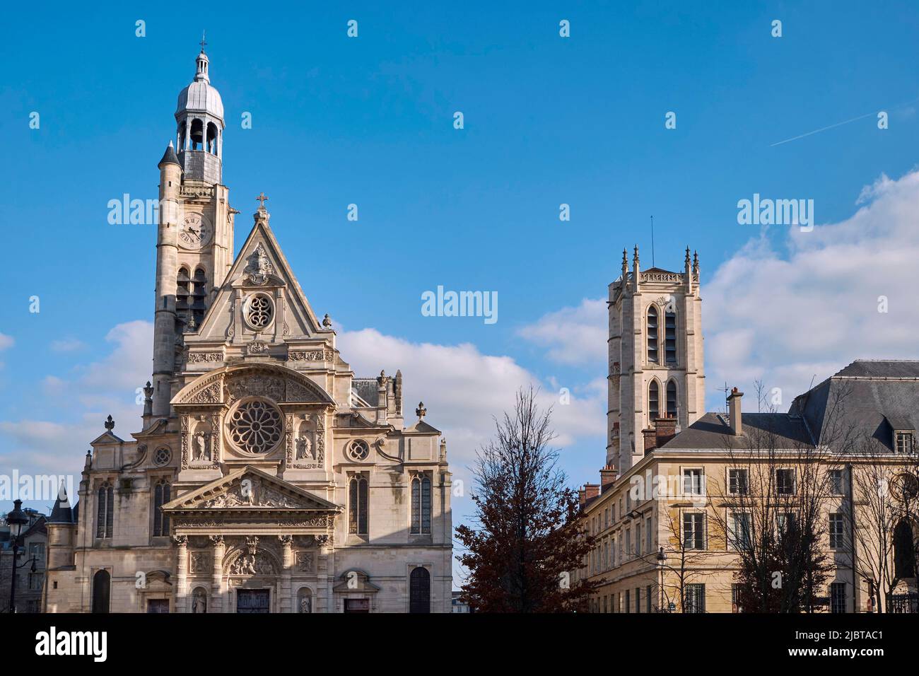 Frankreich, Paris (75), Place de la montagne Sainte-Geneviève, la façade occidentale de l'église Saint-Etienne-du-Mont et le lycée Henri IV/Frankreich, Paris, Place de la montagne Sainte Genevieve, die Westfassade der Kirche Saint Etienne du Mont und das Gymnasium Henri IV Stockfoto