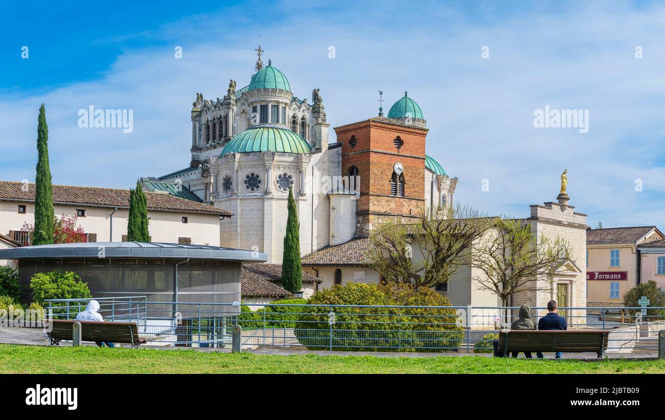 Frankreich, Ain, Ars-sur-Formans, Wallfahrtskirche von Ars, die dem heiligen Jean-Marie Vianney, dem schutzpatron aller Priester des Universums, geweiht ist, Basilika Saint-Sixtus oder Basilika des Pfarrers von Ars Stockfoto