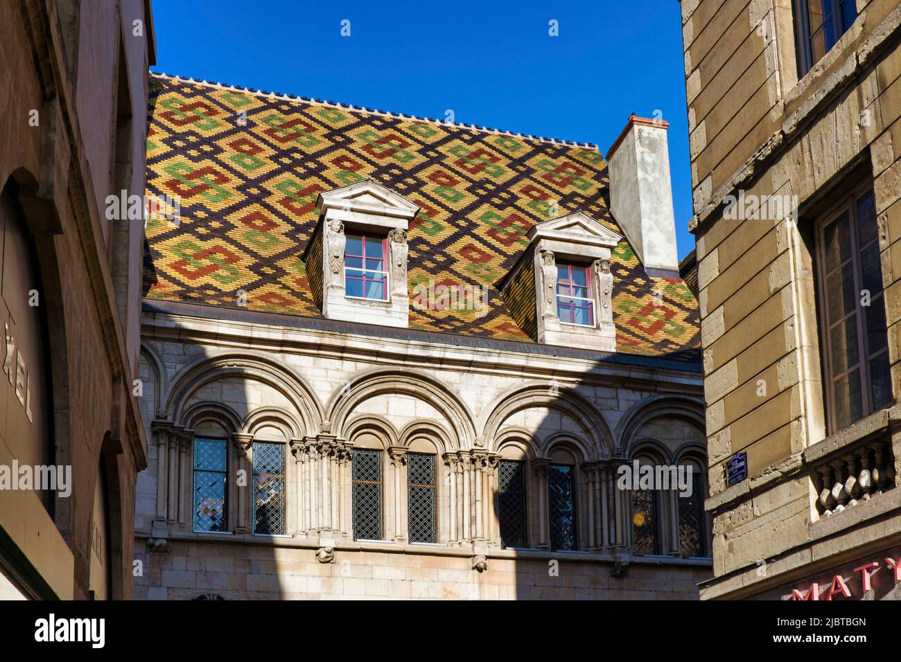 France, Côte d Or, Dijon, von der UNESCO zum Weltkulturerbe erklärt, verglastes Ziegeldach des Hotels Aubriot Stockfoto