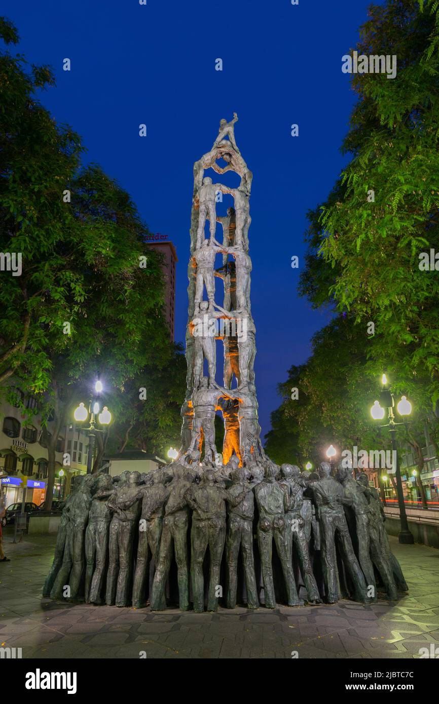 Denkmal für Els Castellers auf der Rambla Nova, Tarragona, Spanien Stockfoto