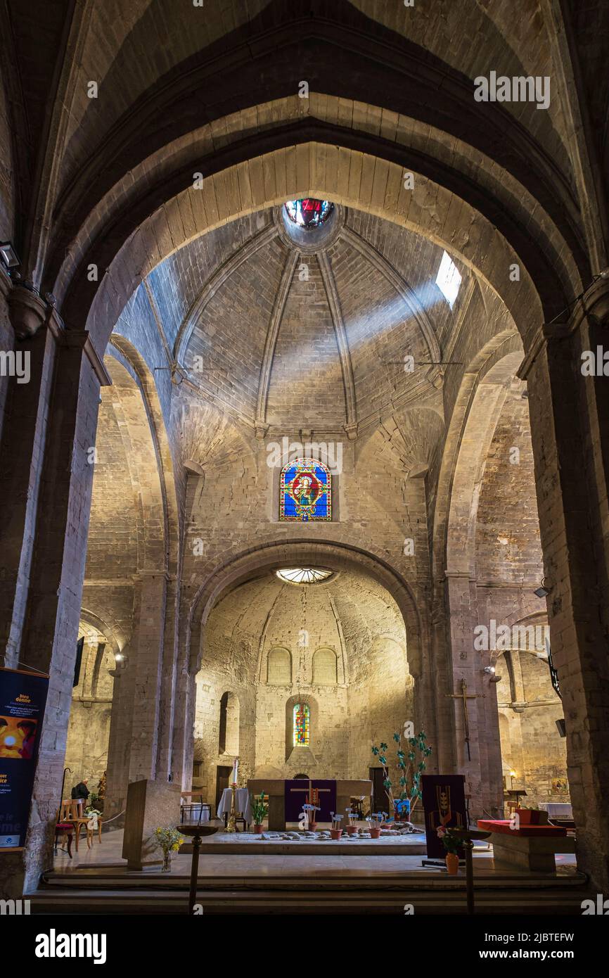 Frankreich, Alpes-de-Haute-Provence, regionaler Naturpark Luberon, Manosque, Chor der Kirche Saint-Sauberr Stockfoto