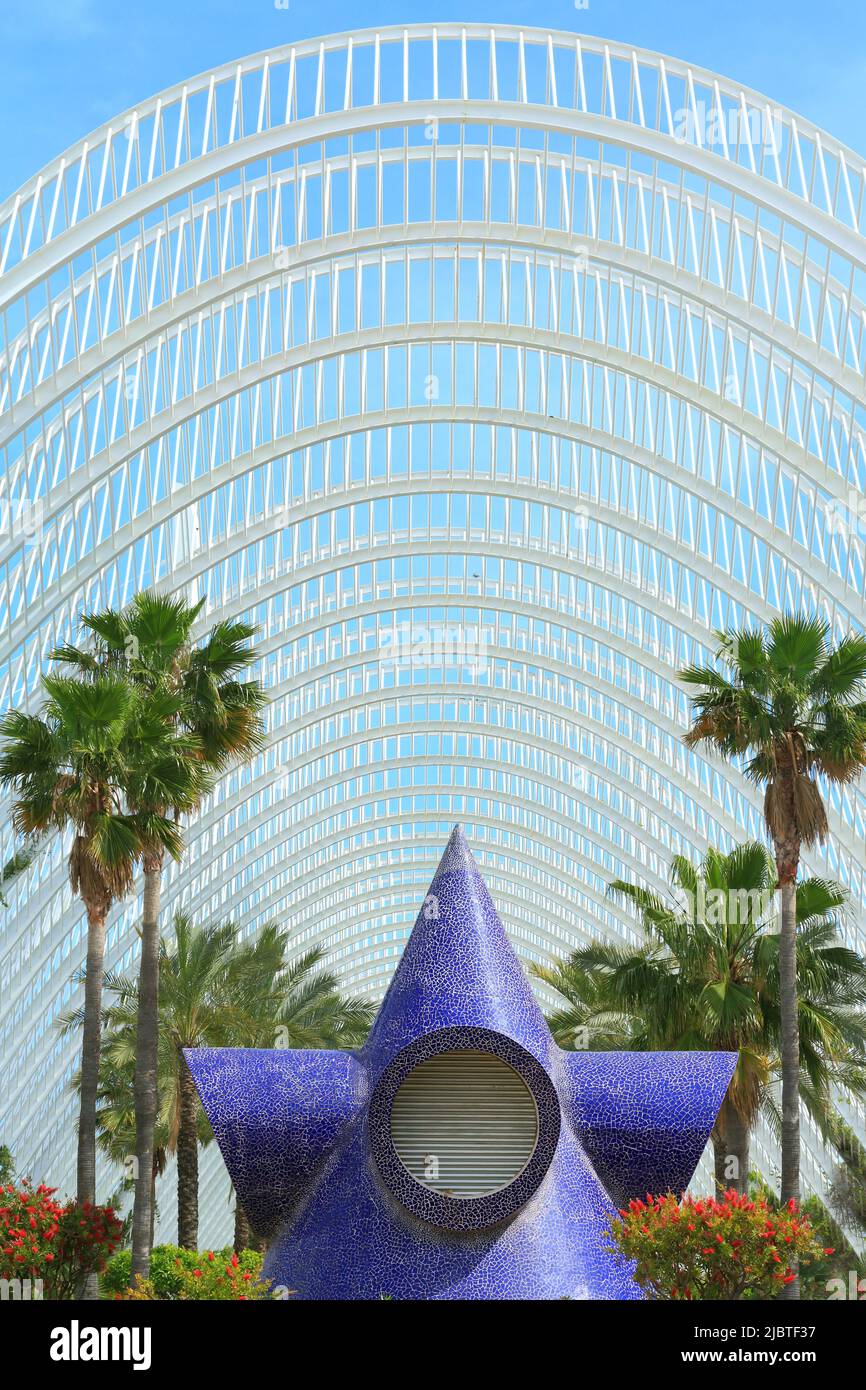 Spanien, Valencia, Stadt der Künste und Wissenschaften (Ciudad de las Artes y las Ciencias), Kulturkomplex, entworfen vom Architekten Santiago Calatrava, Umbracle (öffentlicher Garten) Stockfoto