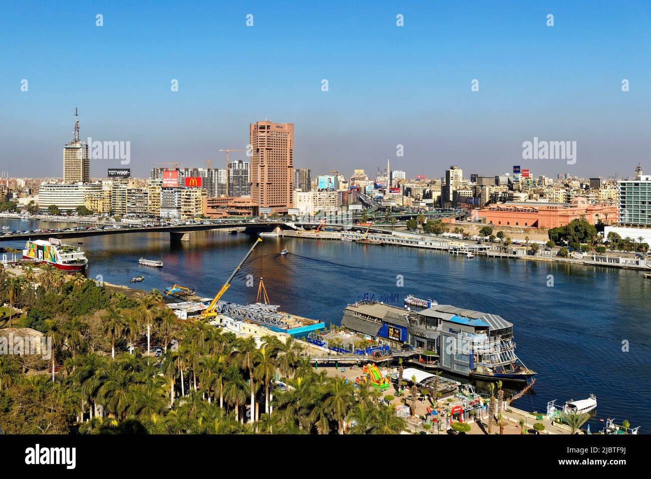 Ägypten, Kairo, Dowtown, Übersicht mit Nil Stockfoto