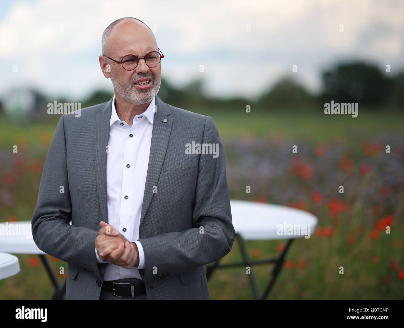 Barleben, Deutschland. 08.. Juni 2022. Der Geschäftsführer der neu ...