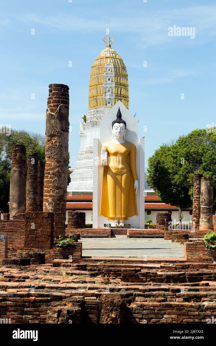 Wat Phra Si Rattana Mahathat, umgangssprachlich auch Wat Yai genannt, ist ein buddhistischer Tempel (wat) in der Provinz Phitsanulok, Thailand, wo er sich befindet Stockfoto