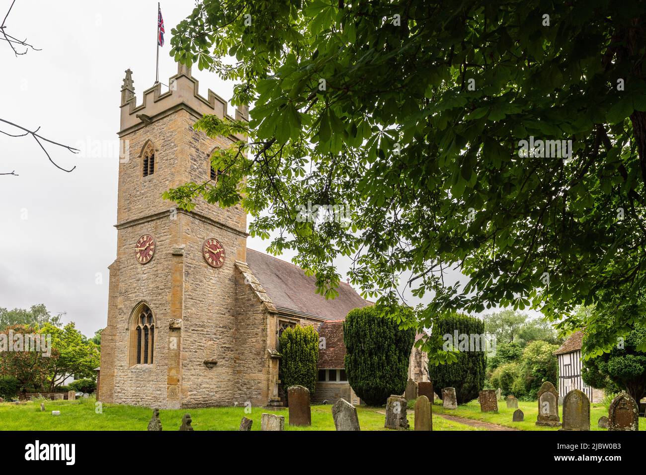 St. Helen's Church im malerischen Dorf Clifford Chambers, Warwickshire, Großbritannien. Stockfoto
